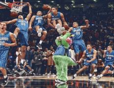 爆冷首场状态出色，巴黎圣日耳曼观众沸腾！，纳达尔重返赛场热度持续攀升