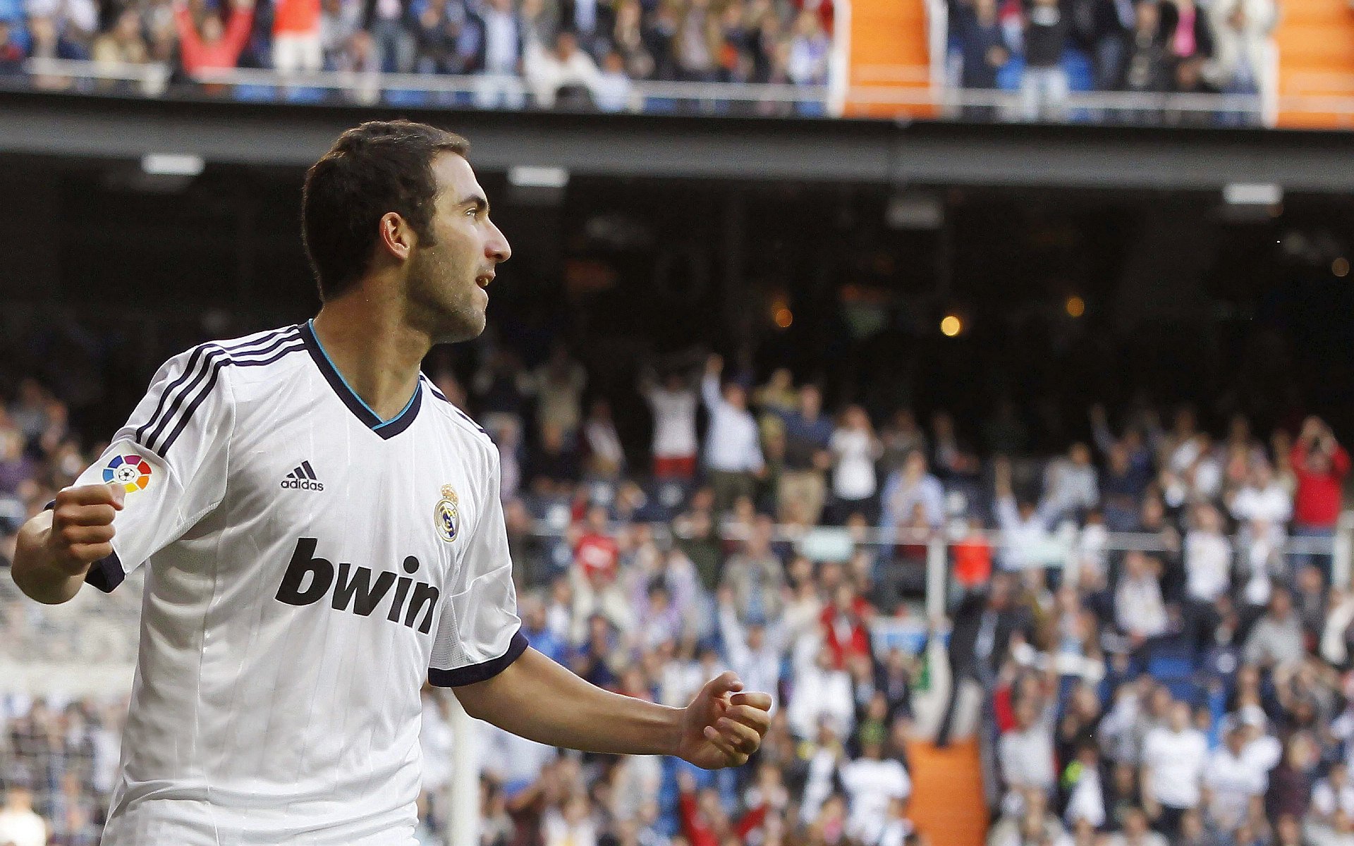  伊布赛点兑现，广州队淘汰本菲卡晋级四强，主帅激动落泪